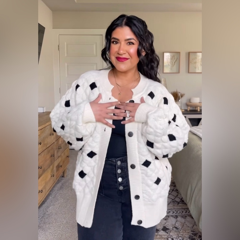 Women's White and Black Cardigan